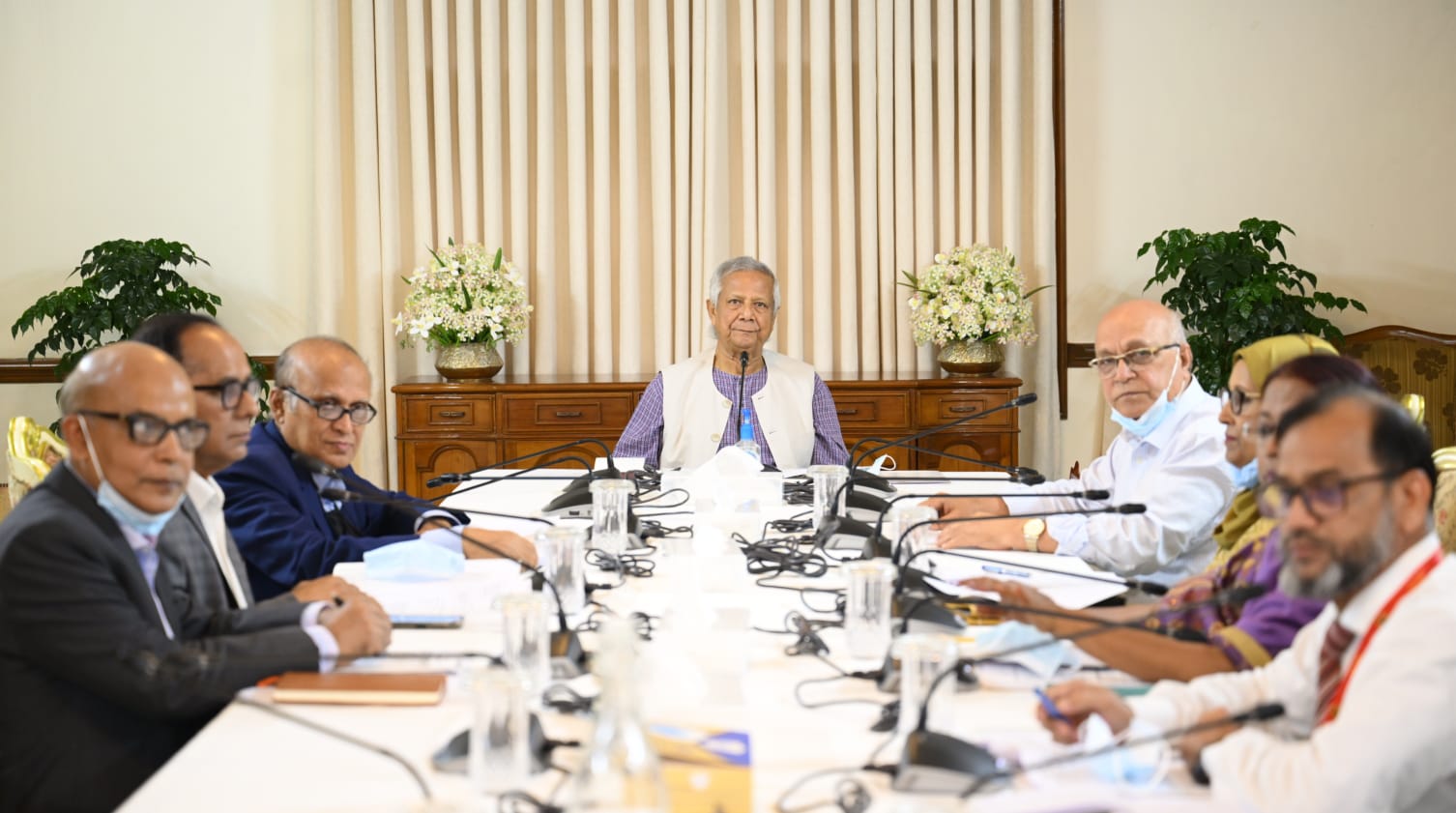 মুক্তিযুদ্ধের প্রকৃত ইতিহাস তুলে ধরতে জোর দিয়েছেন প্রধান উপদেষ্টা